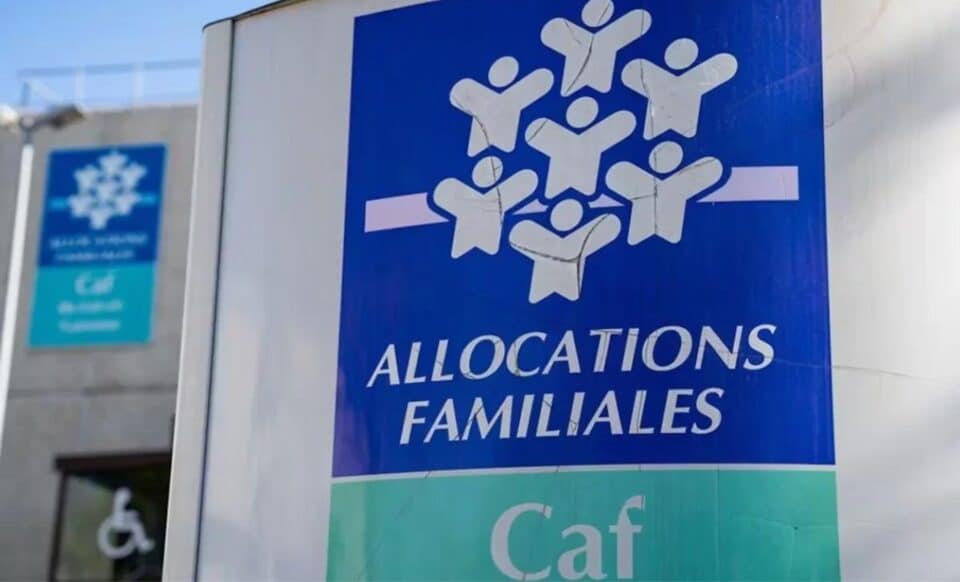 Fronton de la Caisse d'allocations familiales (CAF