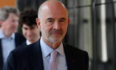 Pierre Moscovici qui approuve l'impôt sur les grande entreprise