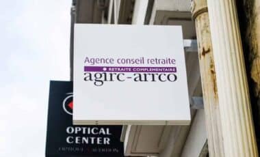 Fronton d'une agence de retraite Agirc Arrco