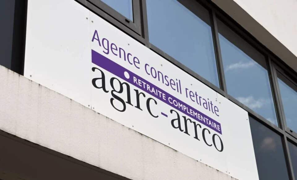 Enseigne d'une agence du régime de retraite Agirc-Arrco