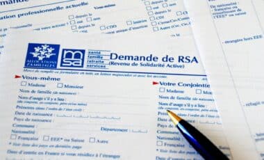 Photo d'un formulaire de demande du RSA