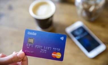 Photo d'une carte bancaire Revolut