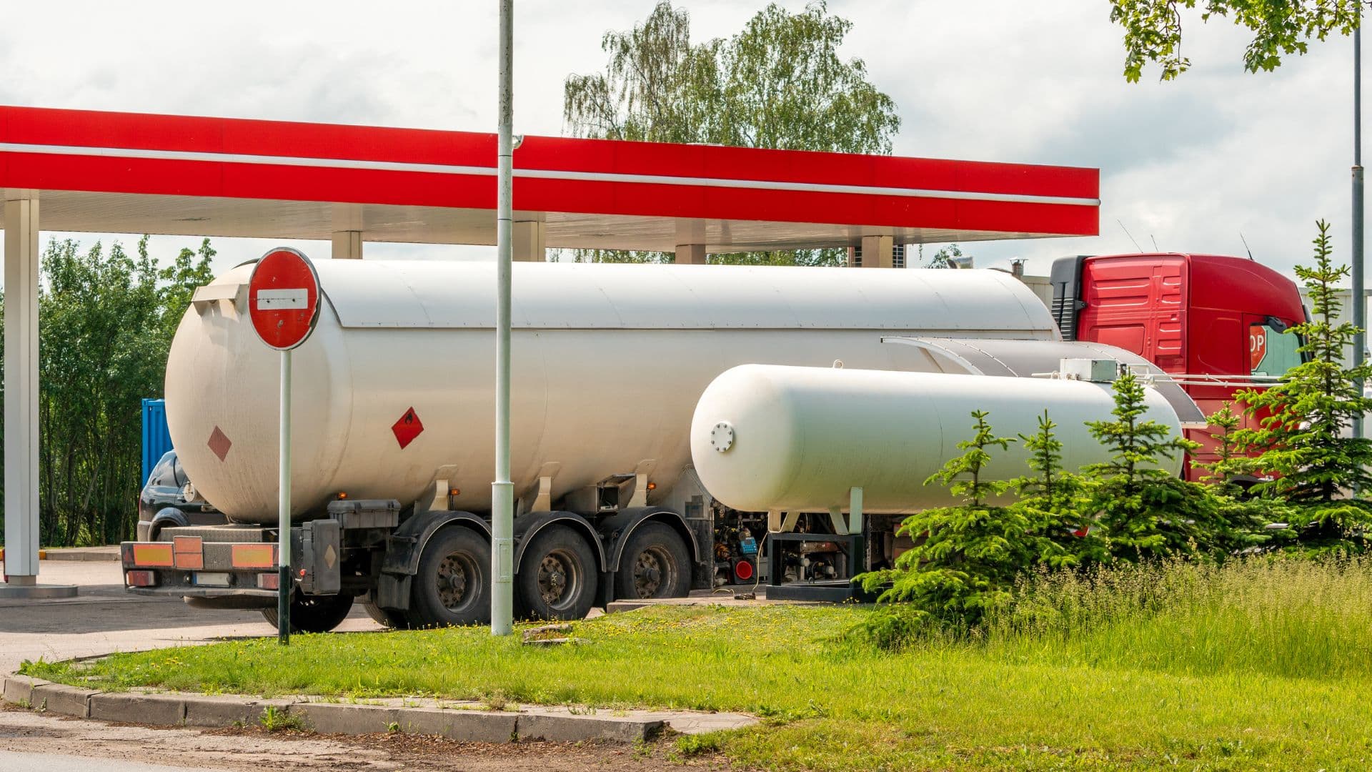 Camion citerne transportant du fioul domestique
