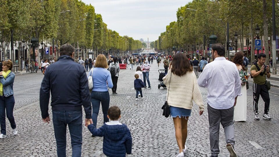 Une place publique à Paris