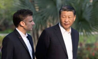 Le président français avec son homologue chinois lors d'une visite à Pékin