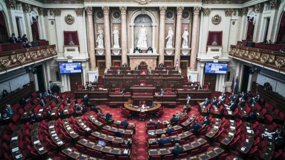 Une photo du Parlement pour évoquer la loi spéciale