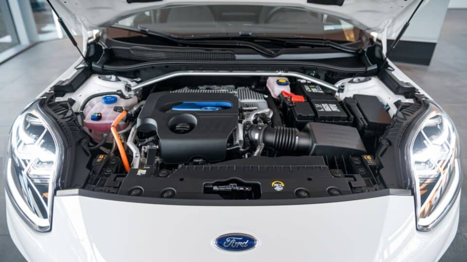 Photo d'un moteur d'une voiture Ford