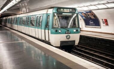 Une station de RER menant à Notre-Dame