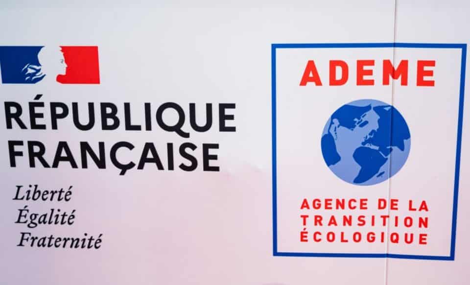 Logo de l’ADEME (Agence de la transition écologique) accompagné de l'emblème de la République française.