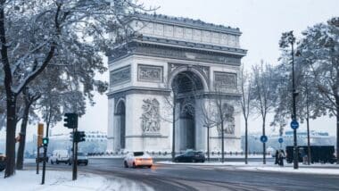 Photo de la neige à Paris pour évoquer une alerte Météo