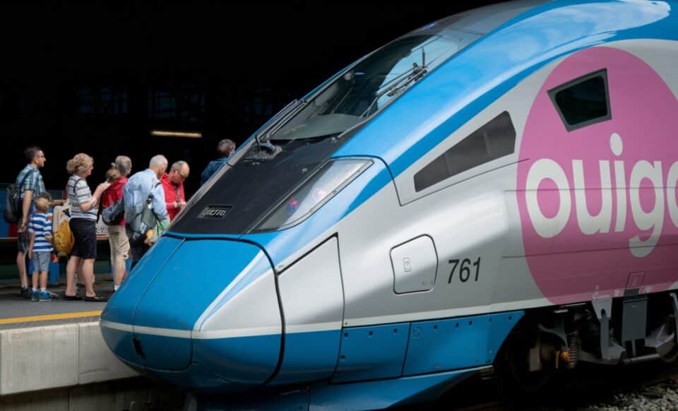 Un train Ouigo de la SNCF en gare