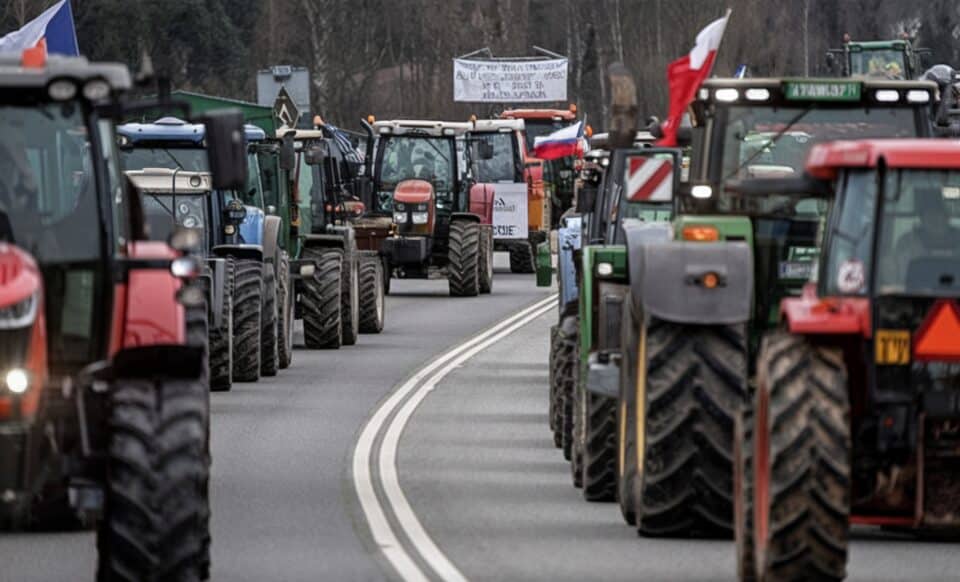 Une mobilisation d'agriculteurs illustrée par des tracteurs bloquant une route