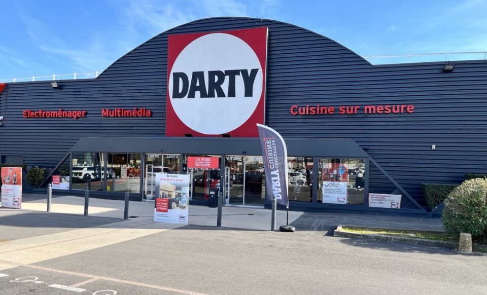 Devanture d'un magasin Darty