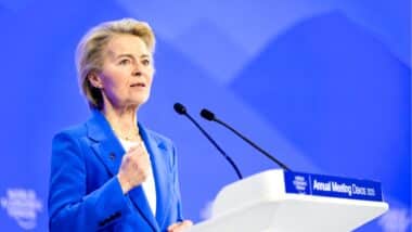 Photo d'Ursula von der Leyen pour évoquer les droits de douane