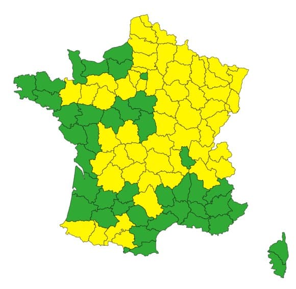 Météo : la neige arrive en plaine, 53 départements placés en alerte Météo