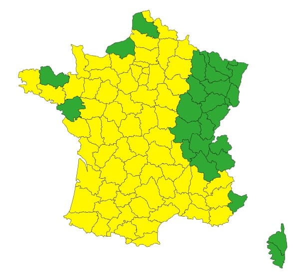 Météo : la France face à une importante perturbation, plus de 60 départements en alerte Météo