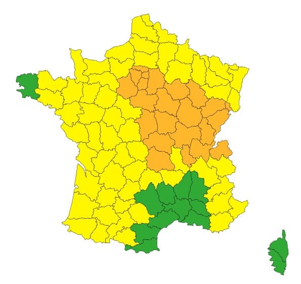 Météo : la canicule s’intensifie en France, 26 départements placés en alerte orange Canicule