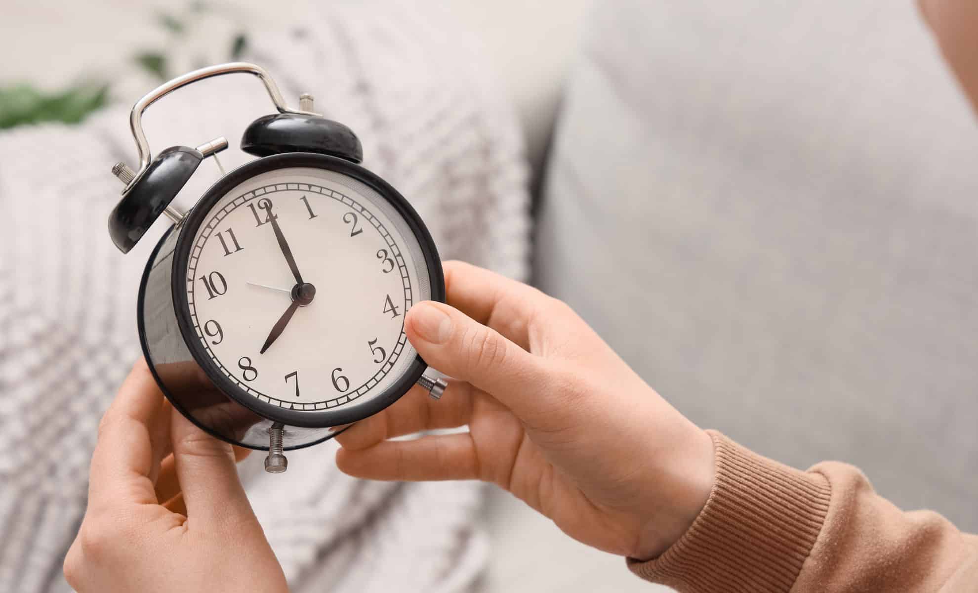 Changement d’heure 2026 : pourquoi l’heure d’hiver arrive plus tôt cette année